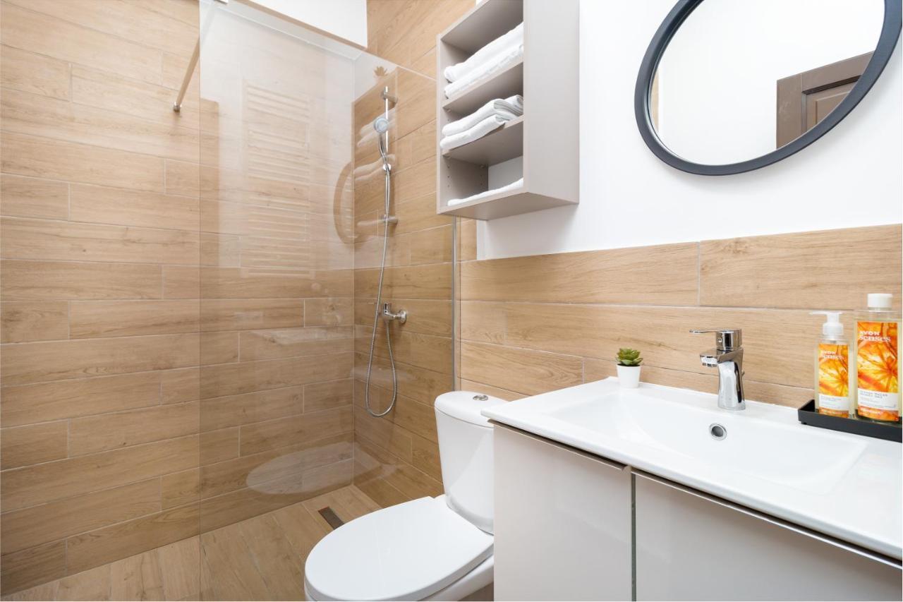 Cadoro City Center Apartments Oradea Exteriör bild