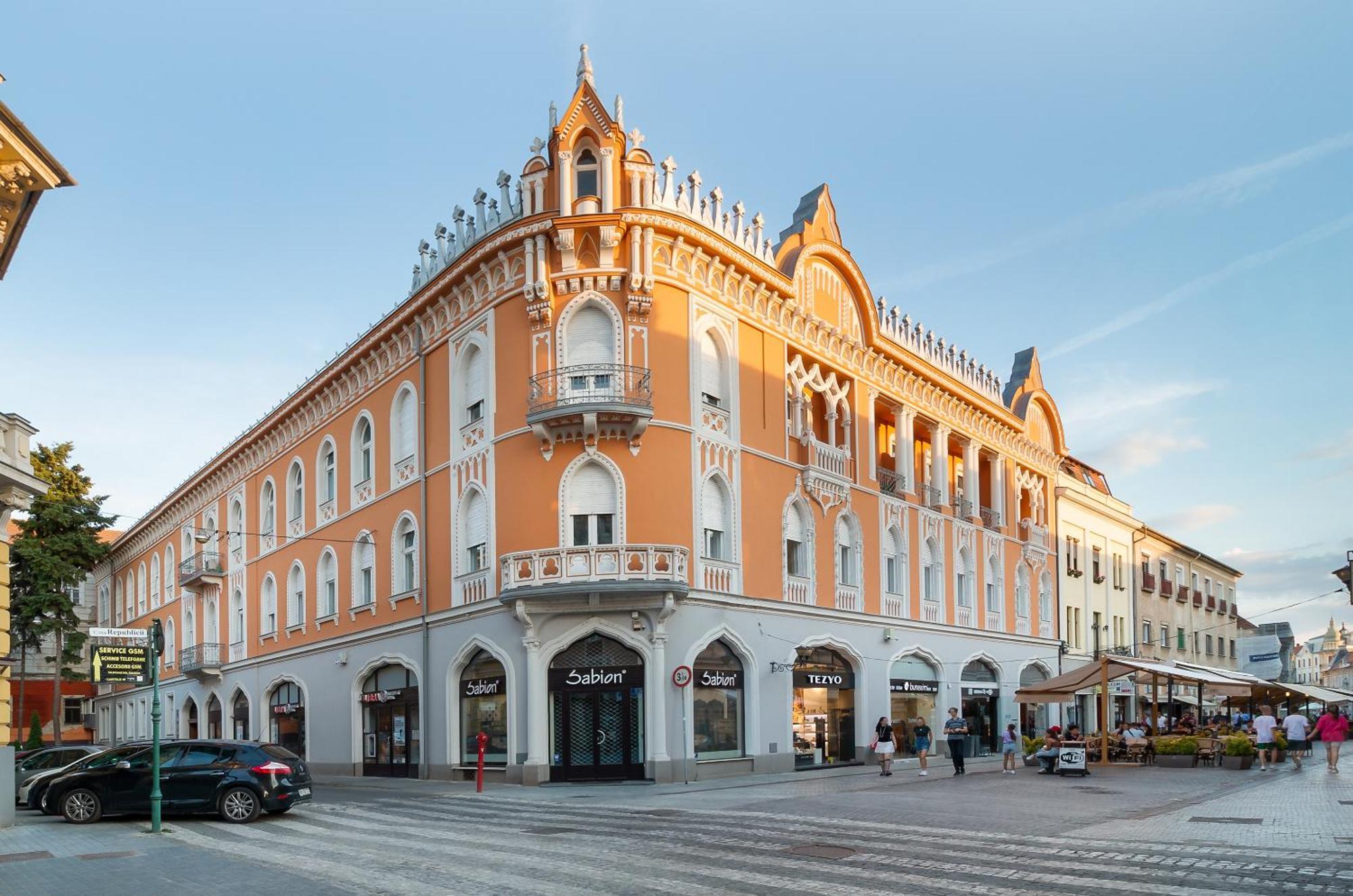Cadoro City Center Apartments Oradea Exteriör bild